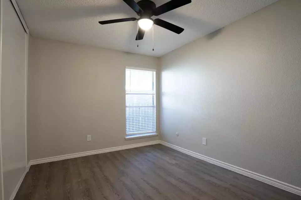  1110 El Camino Village Dr #9-902, Houston, TX 77058 photo 17
