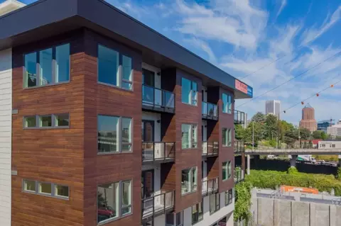 2615 S Water Ave #413, Portland, OR 97201