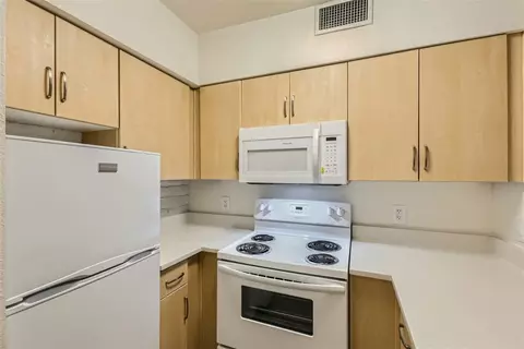 3535 W Camelback Rd #145, Phoenix, AZ 85019