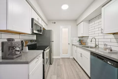 17625 N 7th St #2094, Phoenix, AZ 85022