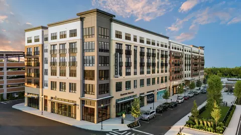 15 Artisan Dr #327, Salem, NH 03079