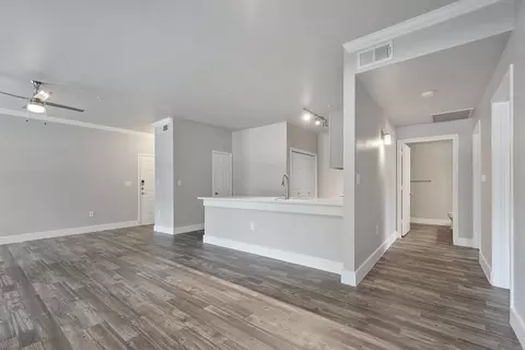 2001 Texas 360 #8-8201, Euless, TX 76039