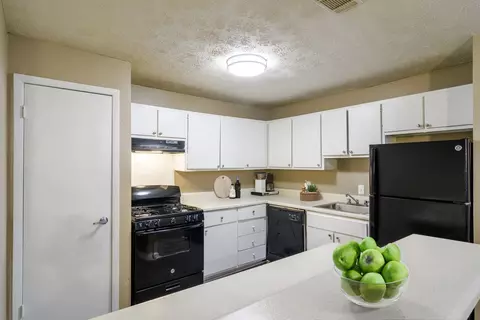 2560 Delk Rd SE #O14, Marietta, GA 30067