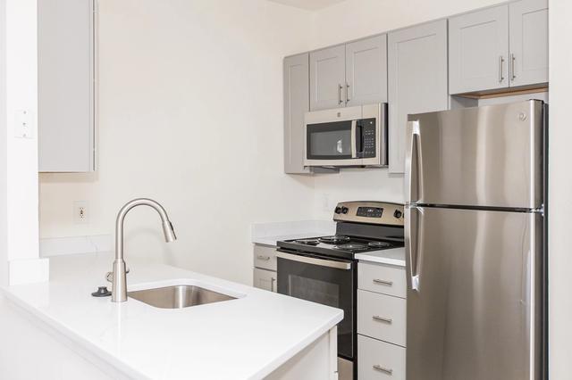 601 Harry S Truman Dr #112, Largo, MD 20774