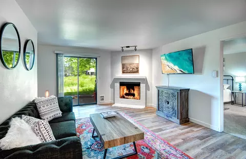 11400 NE 132nd St #B-106, Kirkland, WA 98034