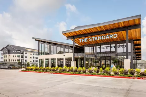 91 Jensen Dr #3257, Houston, TX 77020