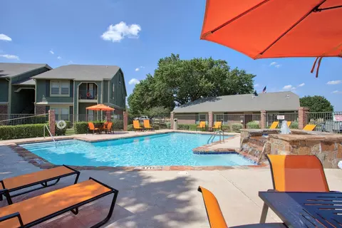 355 NW Hillery St #713, Burleson, TX 76028