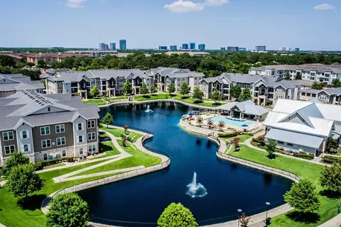 14698 Briar Forest Dr #04204, Houston, TX 77077