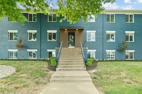 210 W 5th St #3-102, Newport, KY 41071