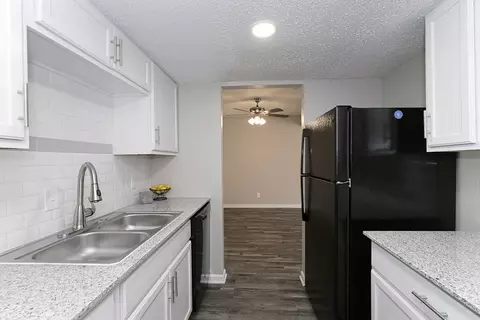 700 S Story Rd #2026, Irving, TX 75060