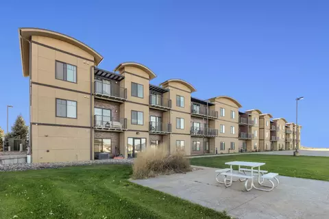 2412 E 4th St #110, Pierre, SD 57501