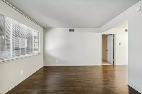 1002 Annex #212, Dallas, TX 75204