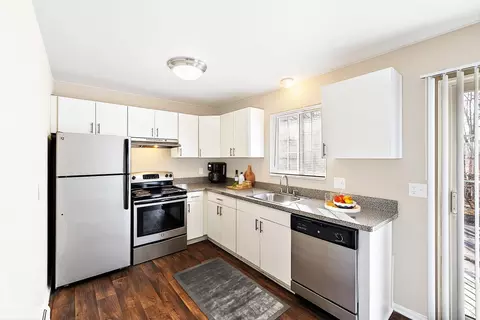 500 Coachman Dr #641-1, Troy, MI 48083
