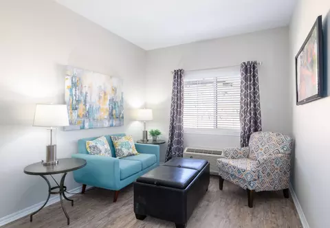 435 S Mesa Hills Dr #102, El Paso, TX 79912