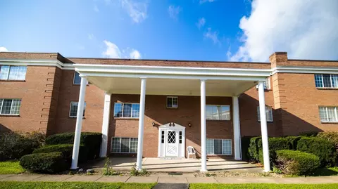 300 Craigdell Rd UNIT 206, New Kensington, PA 15068
