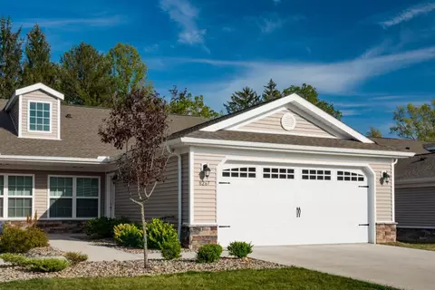 8282 Lakeview Dr #8288C, Macedonia, OH 44056