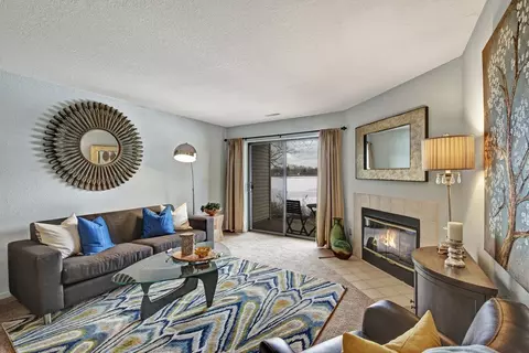 w172n11392 Division Rd #13E, Germantown, WI 53022