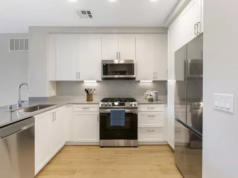 16350 Ventura Blvd #220, Los Angeles, CA 91436