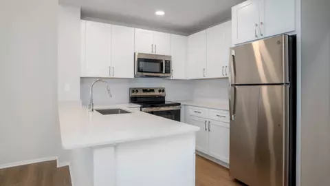 26033 Moulton Pkwy #127, Laguna Hills, CA 92656