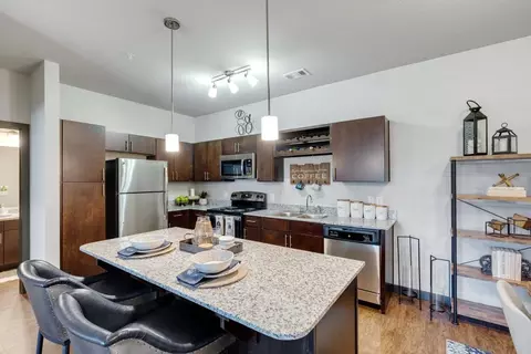 7210 Reading Rd #910, Rosenberg, TX 77471