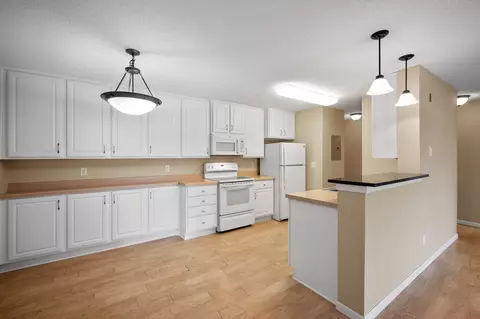 16315 Wagner Way #102, Eden Prairie, MN 55344
