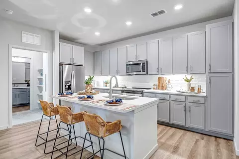 16551 Lake Trail Dr #10-10210, Clermont, FL 34711