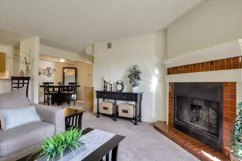 1701 Rock Springs Dr #2114, Las Vegas, NV 89128