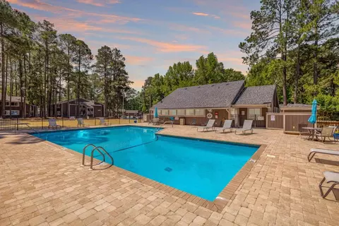 425 Woodstream Trl #400-400-E, Fayetteville, NC 28314