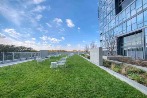 1330 E 53rd St #0610, Chicago, IL 60615