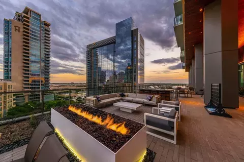 2370 Victory Ave #705, Dallas, TX 75202