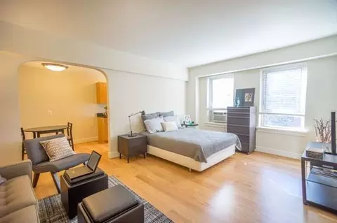 2745 29th St NW #303, Washington, DC 20008