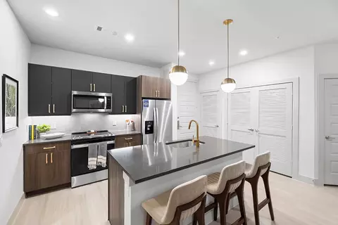 1111 W 6th St #668, Houston, TX 77007
