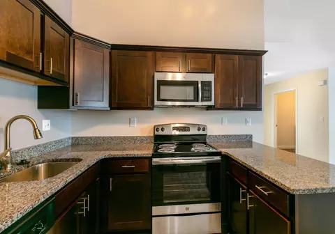 63 Mansion Blvd #10F, Delmar, NY 12054