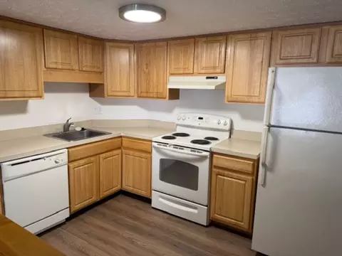 20201 Lorain Rd #916, Fairview Park, OH 44126