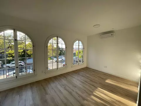 2204 7th Ave #101, Los Angeles, CA 90018
