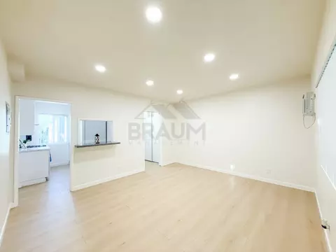15546 Vanowen St #8, Van Nuys, CA 91406