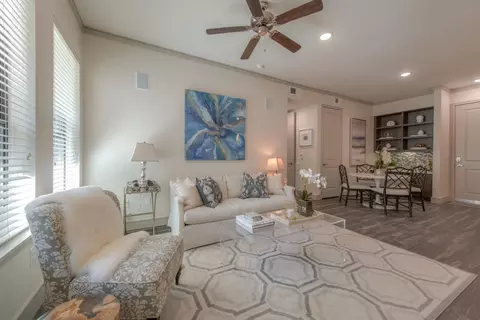 1800 St Joseph Pkwy #1-411, Houston, TX 77003
