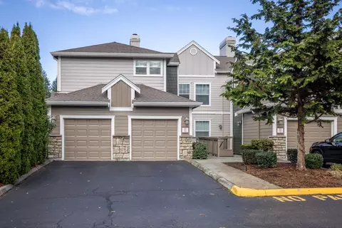 3850 Klahanie Dr SE #02104, Issaquah, WA 98029