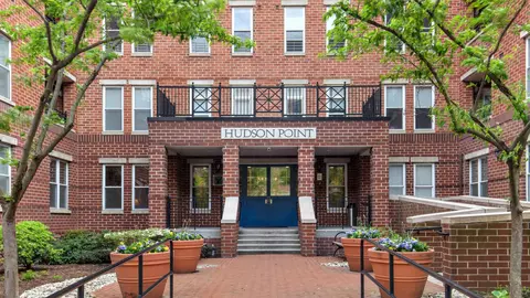131 Dudley St #126, Jersey City, NJ 07302