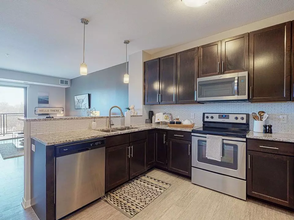  350 Nathan Ln #529, Plymouth, MN 55441 photo 9