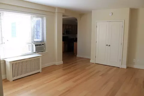 2745 29th St NW #301, Washington, DC 20008