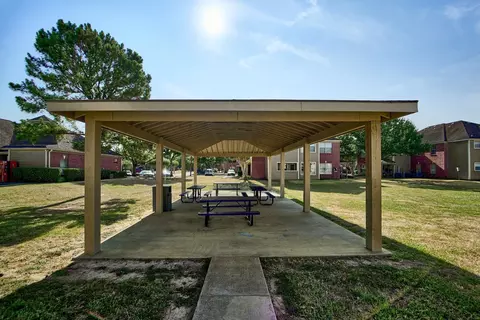 1100 S Cherry St #8-801, Tomball, TX 77375