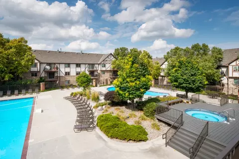 5820 S 99th St #22103B, Omaha, NE 68127