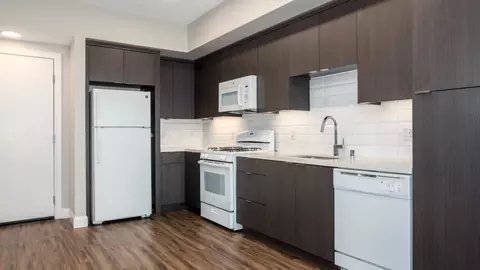 4275 Mission Bay Dr #407, San Diego, CA 92109