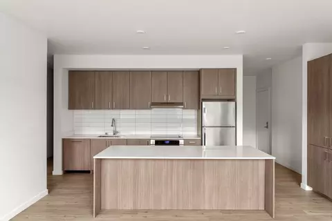 207 Meridian Ave E #J-305, Edgewood, WA 98371