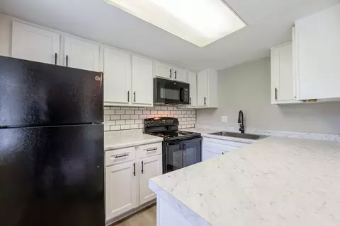 1130 Racquet Club North Dr #1220A, Indianapolis, IN 46260