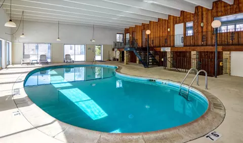 885 Highway 36 W #201, Roseville, MN 55113