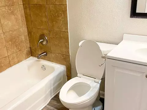 1809 Cox St #1729-106, Carrollton, TX 75006