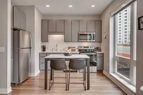 1410 Nicollet Ave #422, Minneapolis, MN 55403