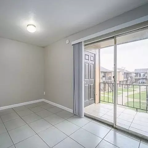 6310 Dumfries Dr #303, Houston, TX 77096